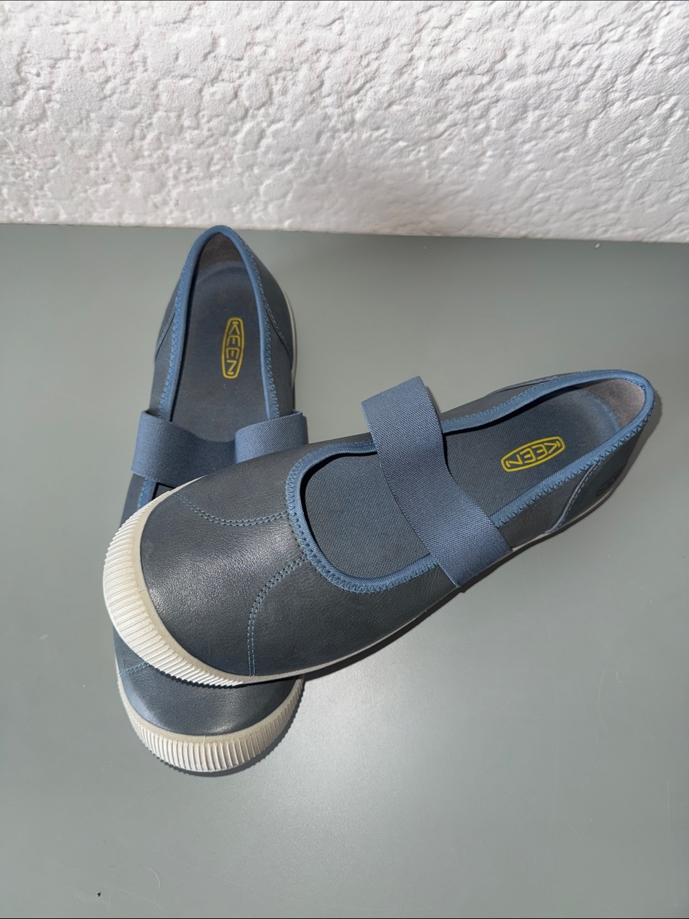 KEEN Women’s loafers Blue Shoes size 8.5